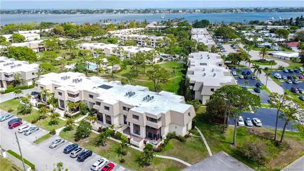 $295,000 | 1800 Southeast St Lucie Boulevard, Unit 9101, Stuart, FL 34996