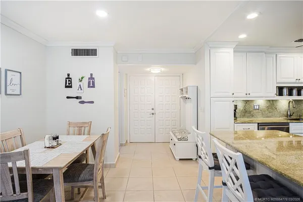 $295,000 | 1800 Southeast St Lucie Boulevard, Unit 9101, Stuart, FL 34996