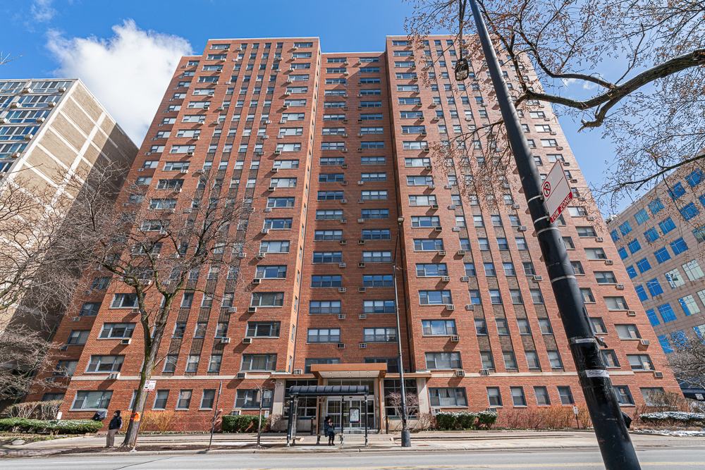 2909 North Sheridan Road, Unit 307 Chicago, IL 60657 - Photo 1 of 1 Gallery Image 1