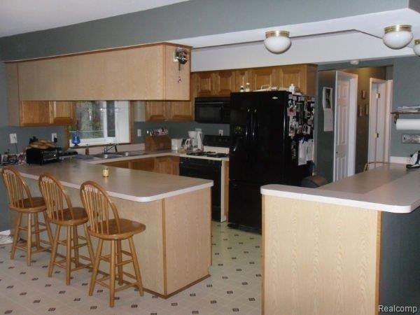 8595 Frith Road Columbus, MI 48063 - Photo 4 of 9 Kitchen
