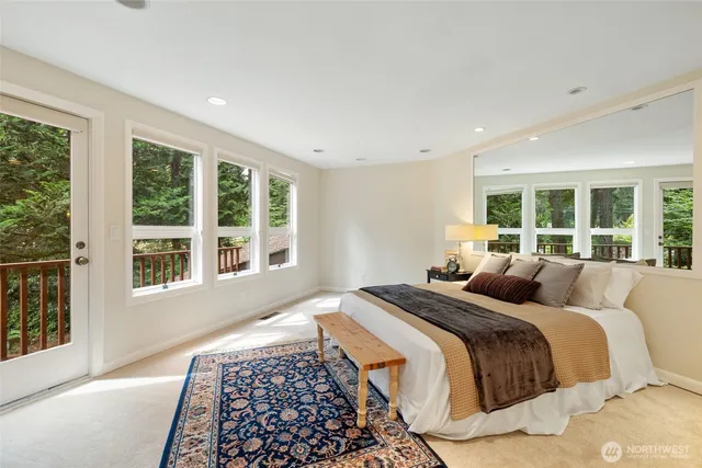 a view of an entryway with furniture