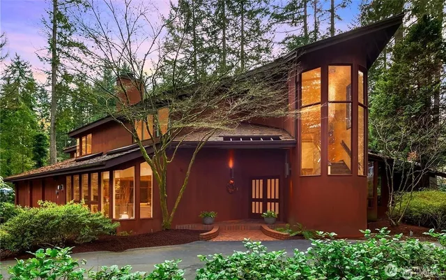 $2,785,000 | 5004 134th Place Northeast, Bellevue, WA 98005