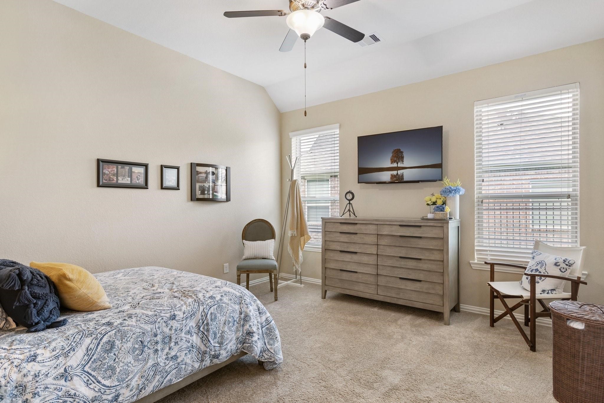126 South Sawbridge Circle Spring, TX 77389 - Photo 11 of 17 Gallery Image 11