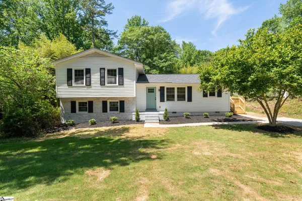 $279,500 | 406 Chuckwood Drive, Simpsonville, SC 29680