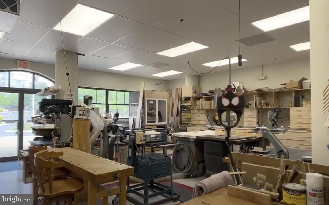 19385 Cypress Ridge Terrace, Unit 920 Leesburg, VA 20176 - Photo 39 of 40 Woodworking shop.