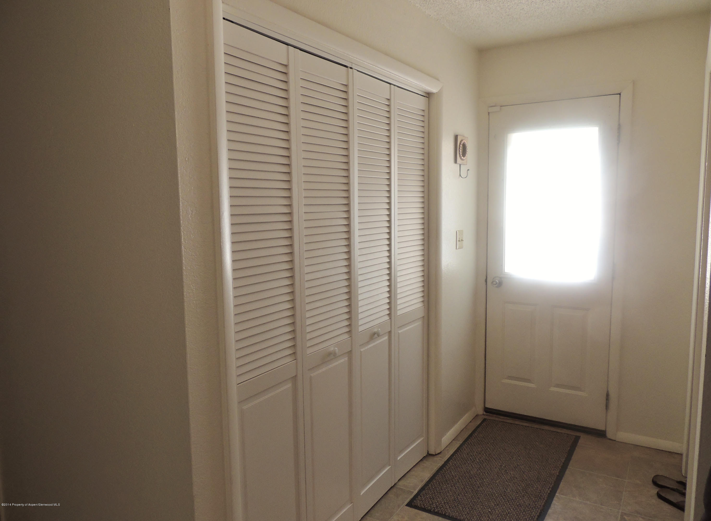 411-413 East 1st Street Rifle, CO 81650 - Photo 8 of 15 Upper Entryway