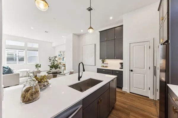 $2,999 | 2125 Hoskins Drive, Unit B, Houston, TX 77080