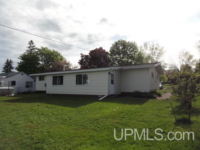 18 8th Street L'Anse, MI 49946 - Photo 3 of 25