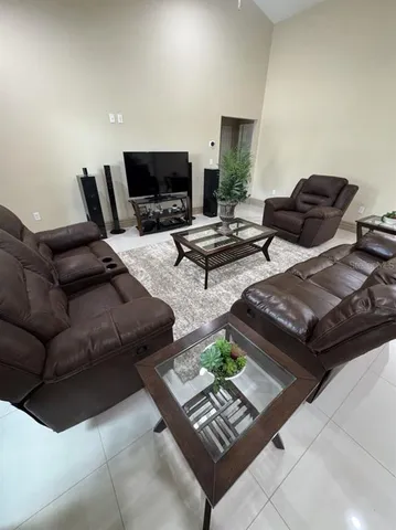 $465,000 | 2809 Southeast 27th Avenue, Okeechobee, FL 34974