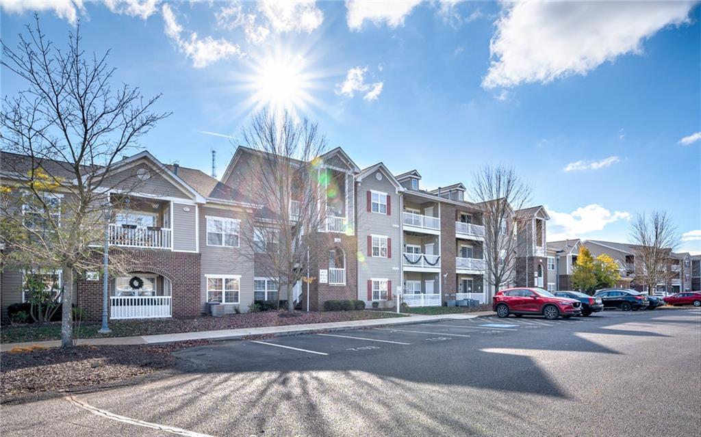 706 Stockton Ridge, Unit 706 Cranberry Township, PA 16066 - Photo 2 of 20