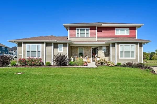 $925,900 | 7690 Preserve Parkway, Mequon, WI 53097