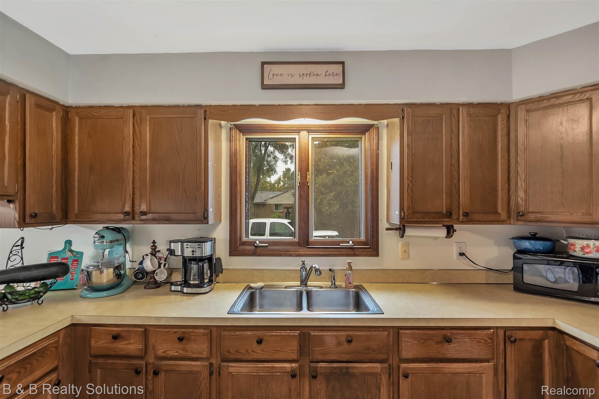 5220 North State Road Davison, MI 48423 - Photo 19 of 45 21-5220 N State Rd-WindowStill-Real.jpg