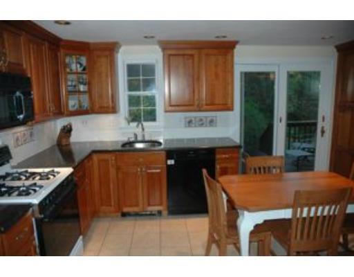 15 Stagecoach Road Medfield, MA 02052 - Photo 4 of 7 Gallery Image 4