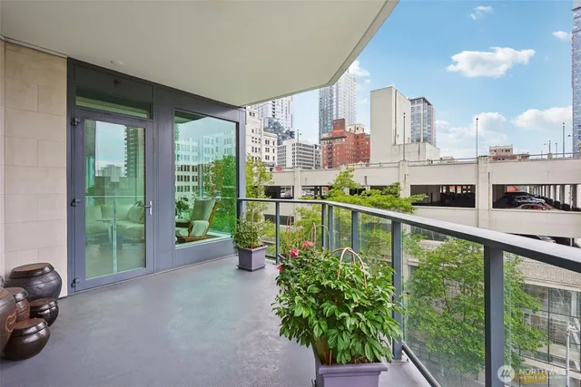 $1,199,900 | 1920 4th Avenue, Unit 502, Seattle, WA 98101