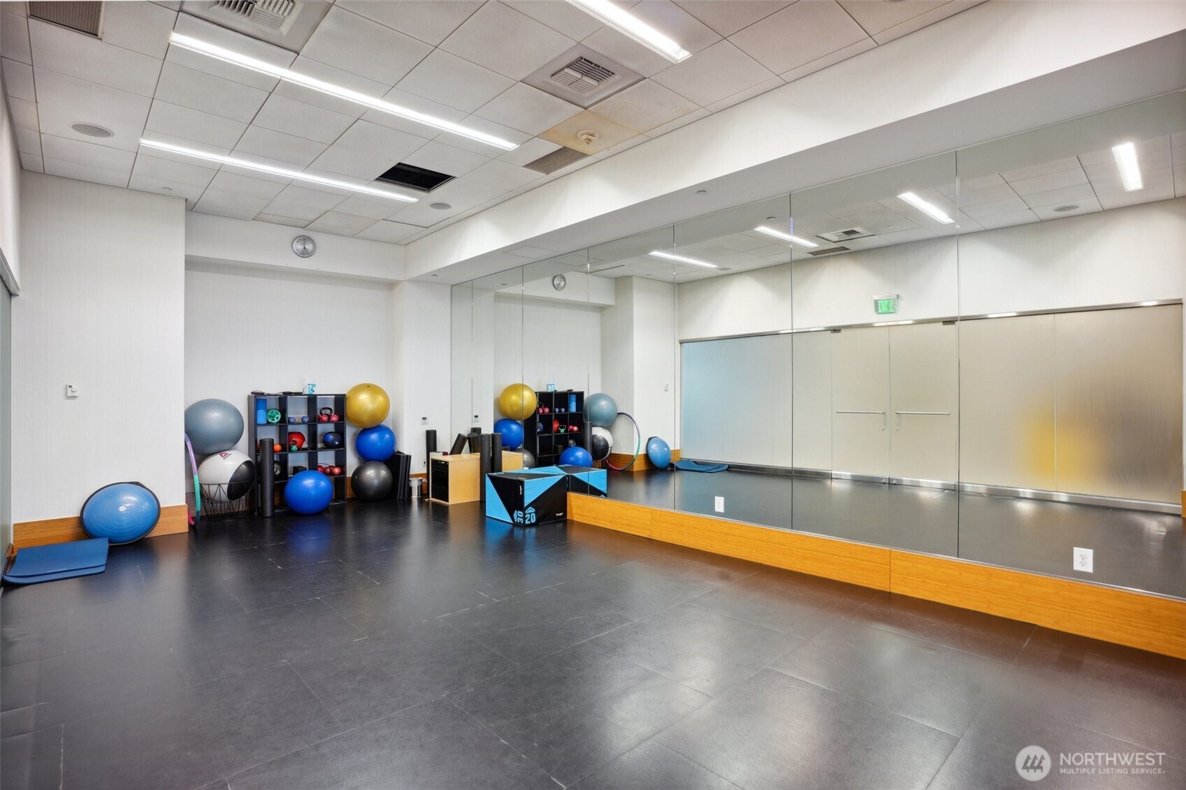 1920 4th Avenue, Unit 502 Seattle, WA 98101 - Photo 31 of 39