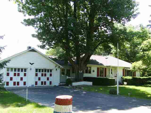 11520 North Elm Grove Road Syracuse, IN 46567 - Photo 1 of 4 Gallery Image 1