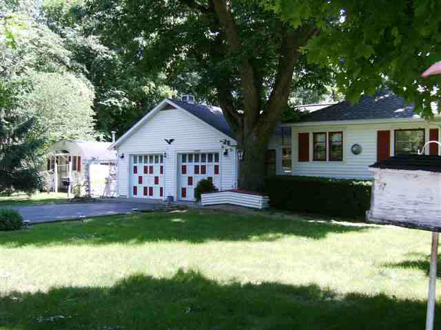 11520 North Elm Grove Road Syracuse, IN 46567 - Photo 4 of 4 Gallery Image 4