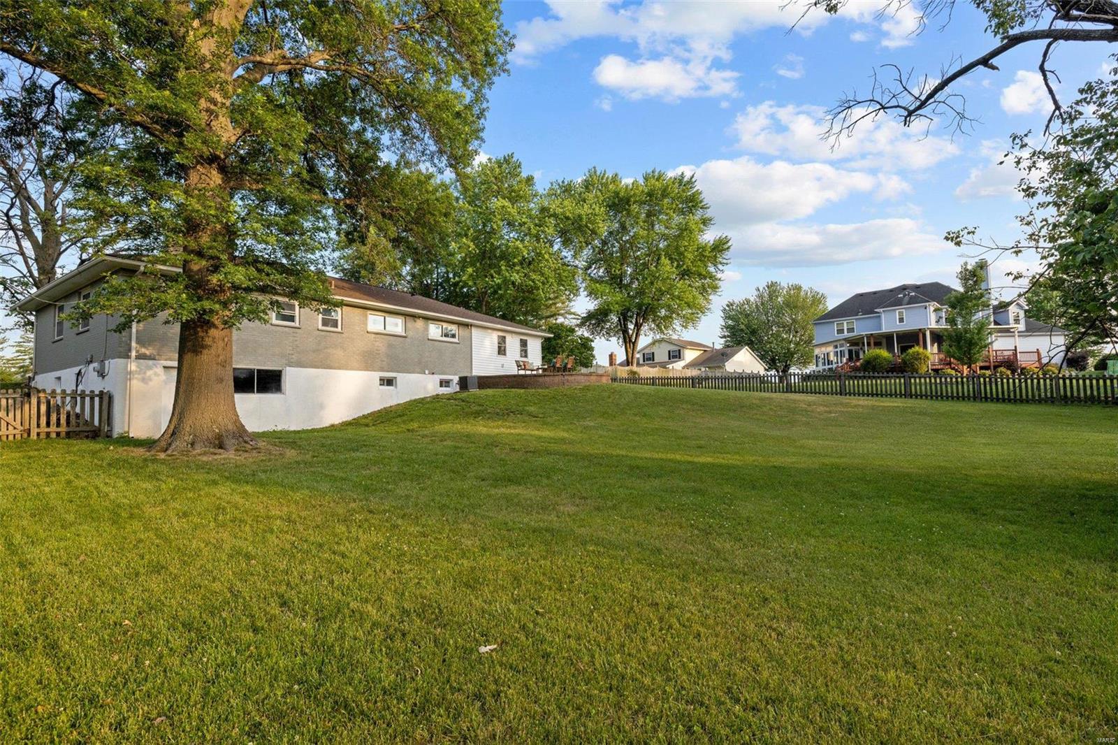 127 Holloway Road Ballwin, MO 63011 - Photo 8 of 44 Gallery Image 8
