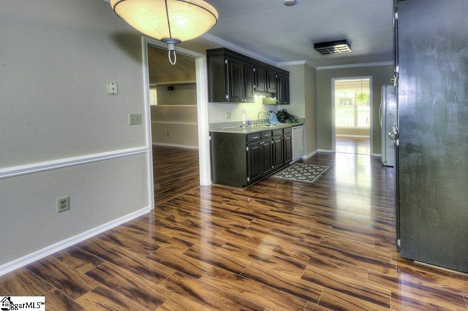 402 Quail Run Circle Fountain Inn, SC 29644 - Photo 11 of 29 Gallery Image 11