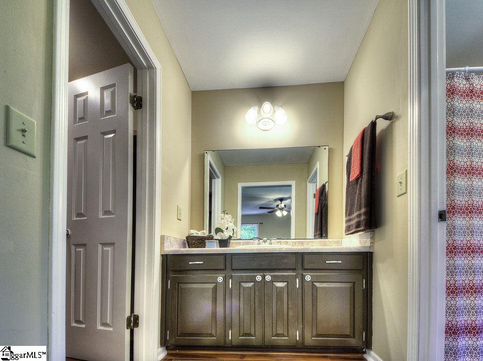 402 Quail Run Circle Fountain Inn, SC 29644 - Photo 16 of 29 Gallery Image 16
