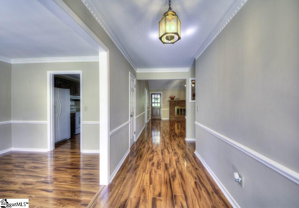 402 Quail Run Circle Fountain Inn, SC 29644 - Photo 8 of 29 Gallery Image 8