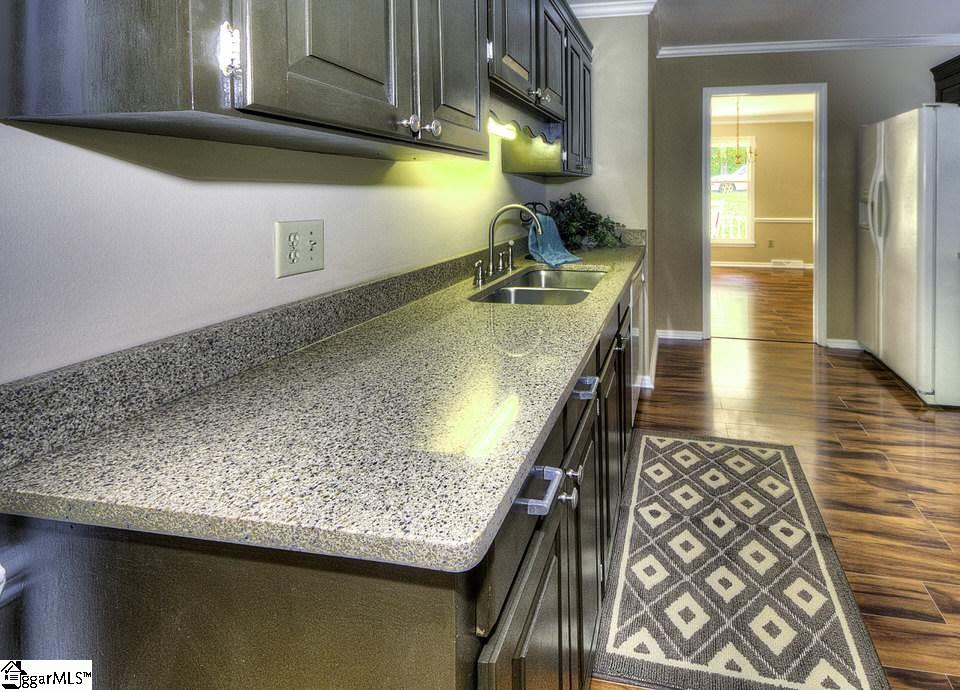 402 Quail Run Circle Fountain Inn, SC 29644 - Photo 9 of 29 Gallery Image 9