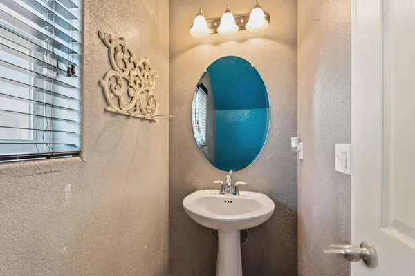 $415,000 | 7374 East Giavanna Avenue, Fresno, CA 93737