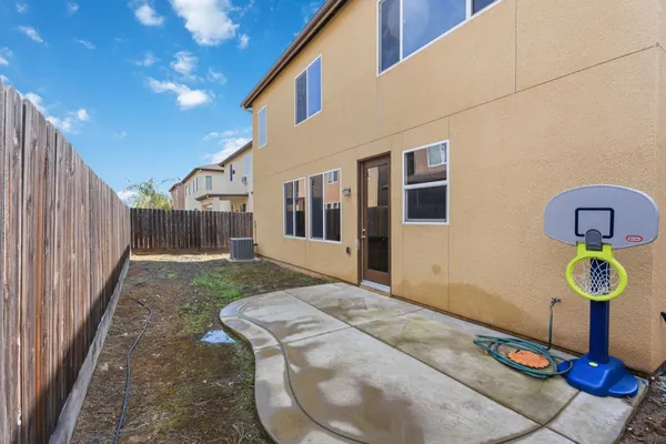 $415,000 | 7374 East Giavanna Avenue, Fresno, CA 93737