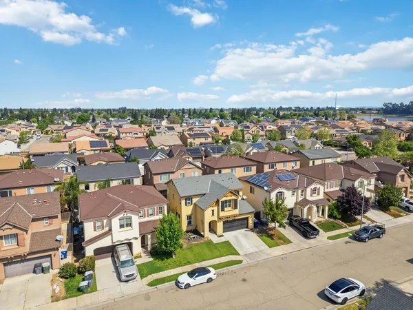 $415,000 | 7374 East Giavanna Avenue, Fresno, CA 93737