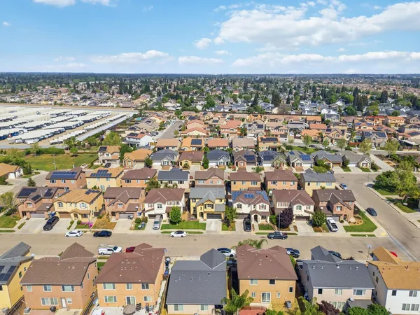 $415,000 | 7374 East Giavanna Avenue, Fresno, CA 93737