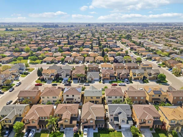 $415,000 | 7374 East Giavanna Avenue, Fresno, CA 93737