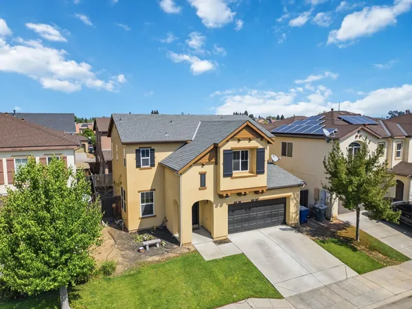 $415,000 | 7374 East Giavanna Avenue, Fresno, CA 93737