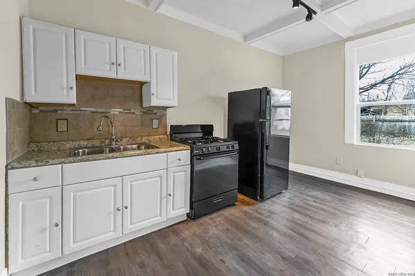 $1,050 | 146 Fairview Avenue, Unit 1, San Antonio, TX 78223