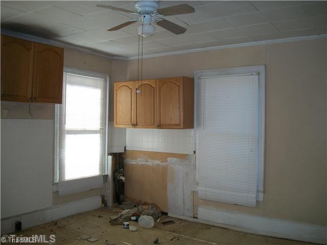209 Idol Street High Point, NC 27262 - Photo 9 of 14 Kitchen.