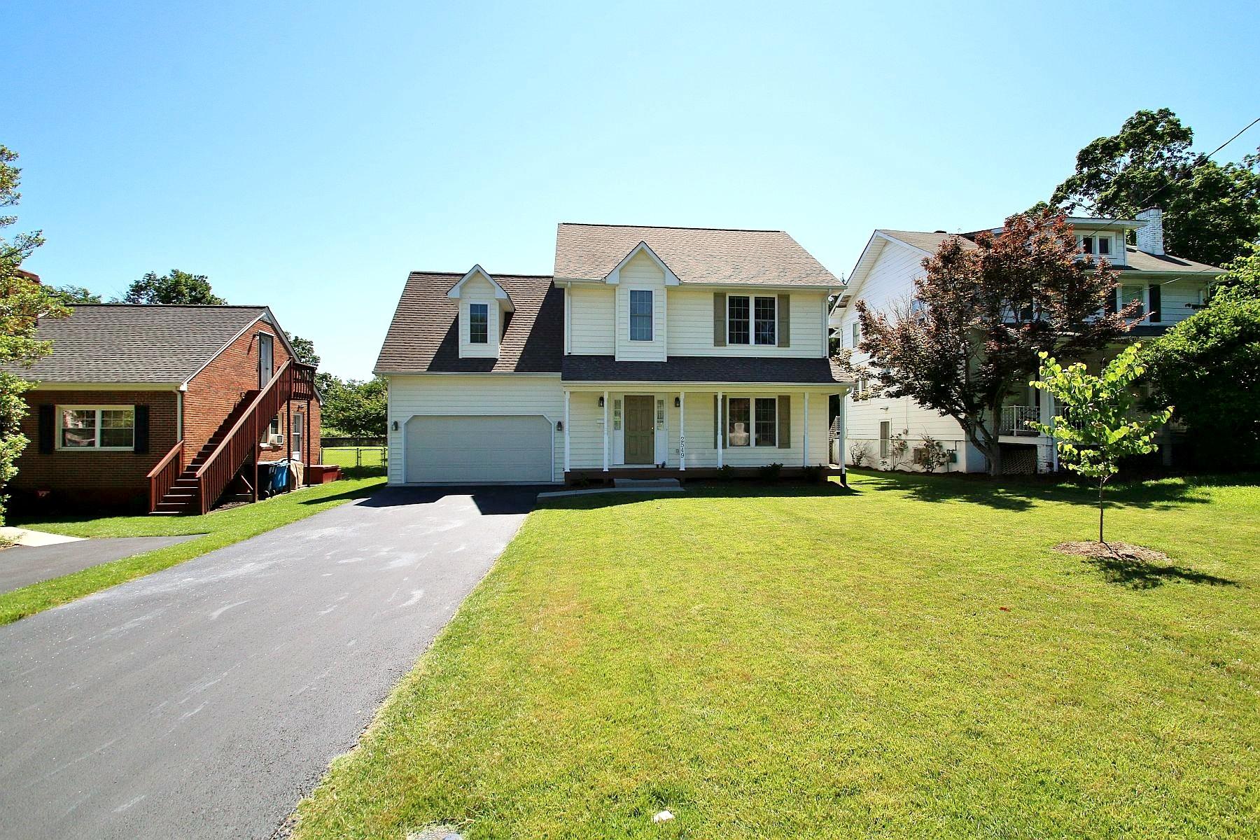 2549 Weaver Road Southwest Roanoke, VA 24015 - Photo 2 of 40 img_2781