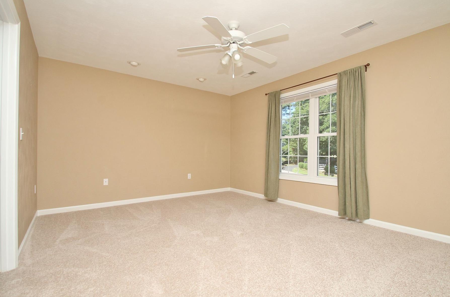 2549 Weaver Road Southwest Roanoke, VA 24015 - Photo 17 of 40 img_2824