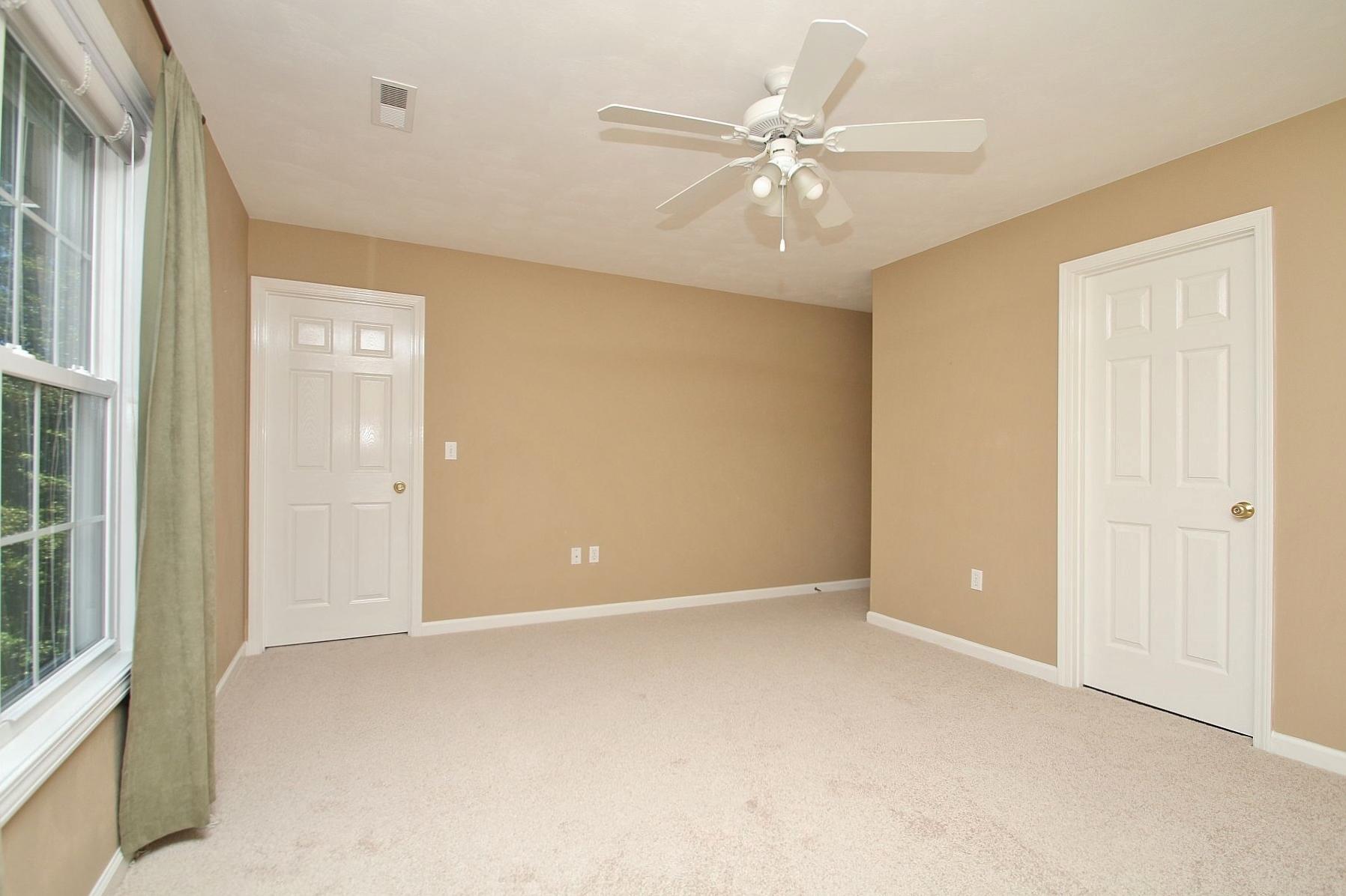 2549 Weaver Road Southwest Roanoke, VA 24015 - Photo 19 of 40 img_2829