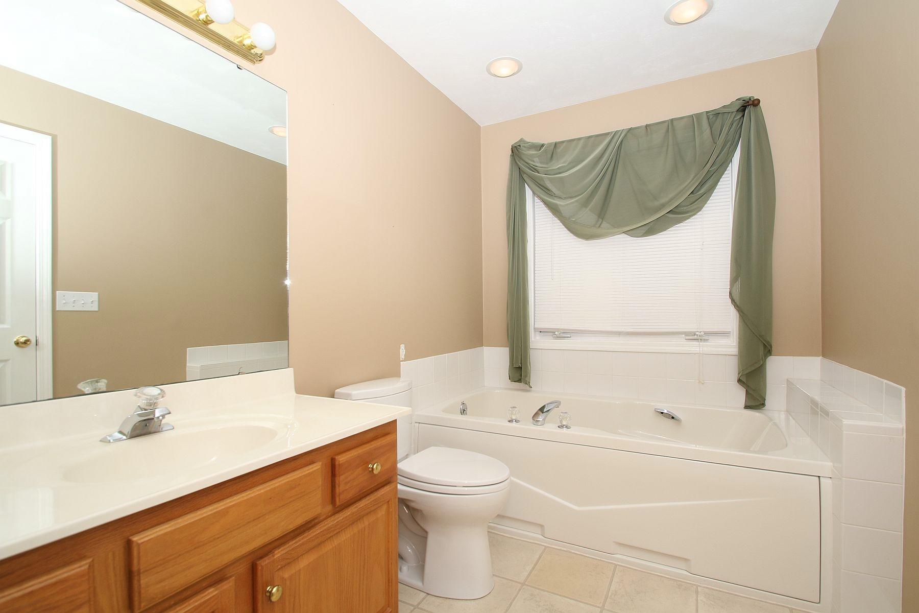 2549 Weaver Road Southwest Roanoke, VA 24015 - Photo 20 of 40 img_2835