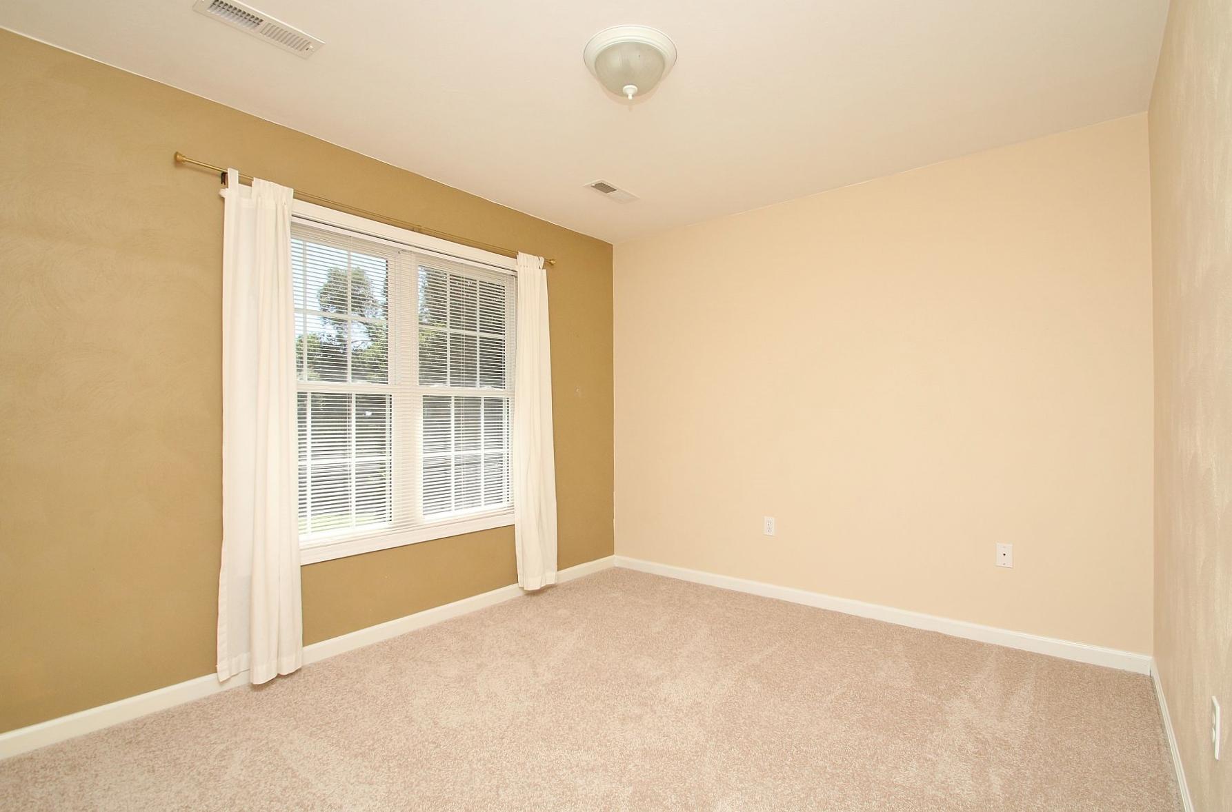 2549 Weaver Road Southwest Roanoke, VA 24015 - Photo 24 of 40 img_2846