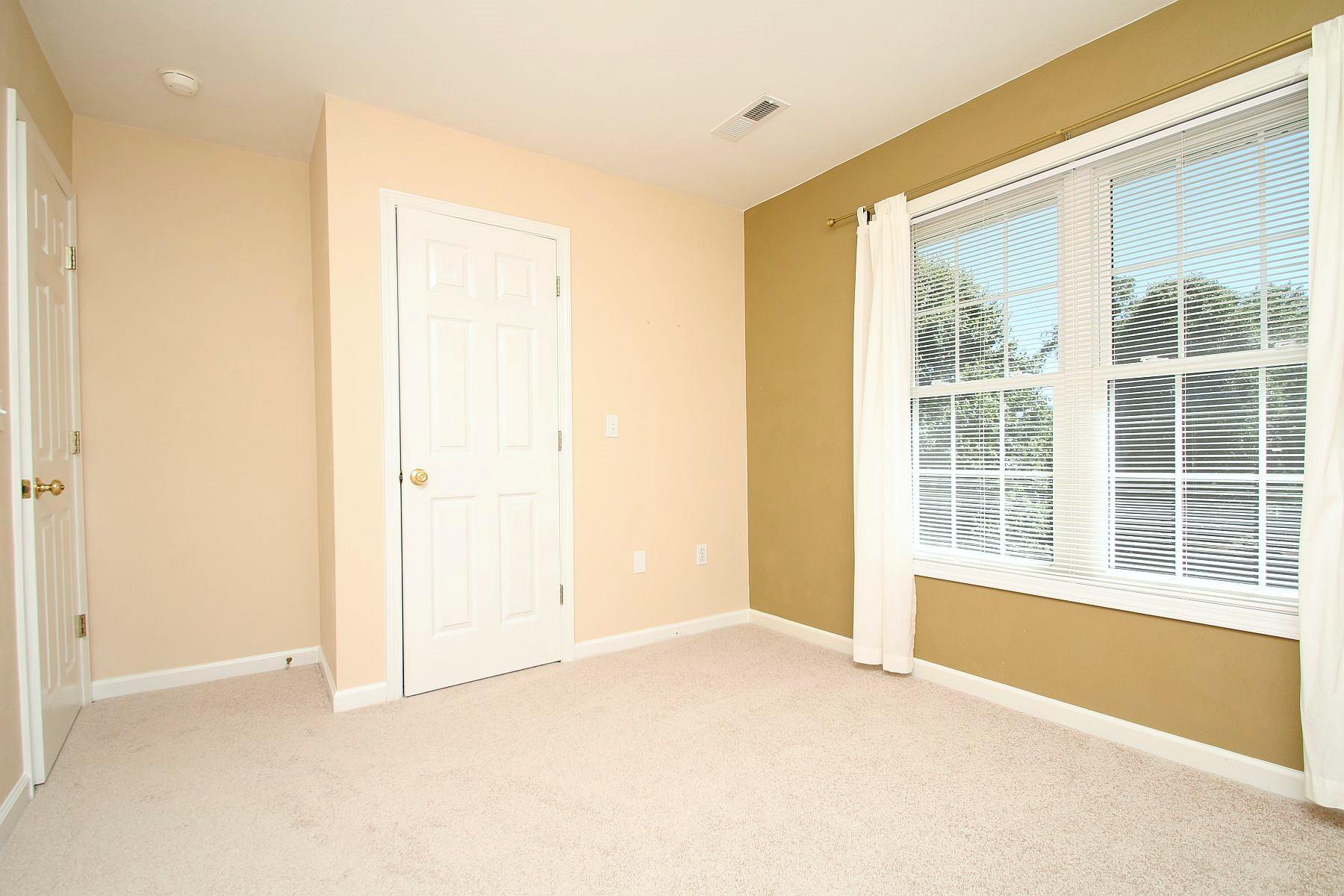 2549 Weaver Road Southwest Roanoke, VA 24015 - Photo 25 of 40 img_2847