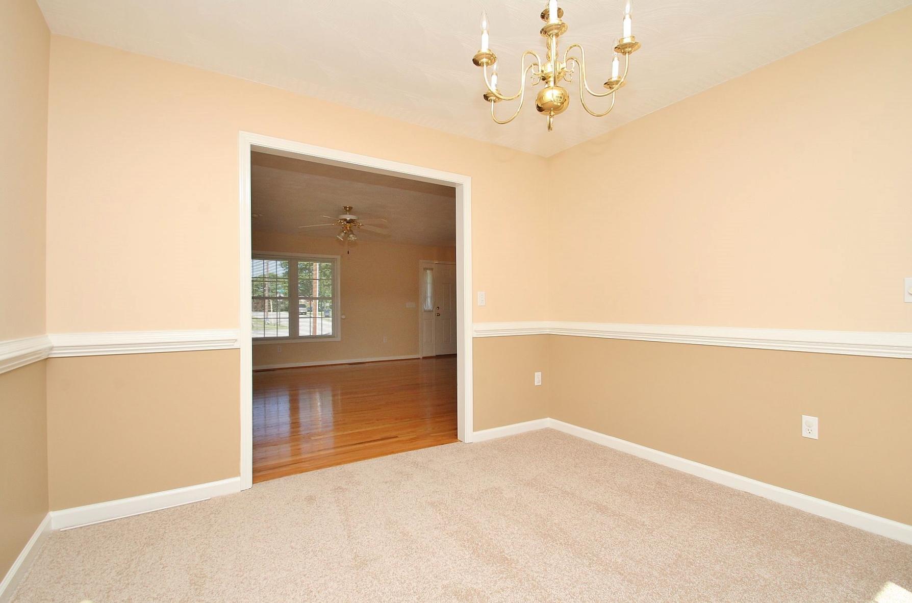 2549 Weaver Road Southwest Roanoke, VA 24015 - Photo 10 of 40 img_2802