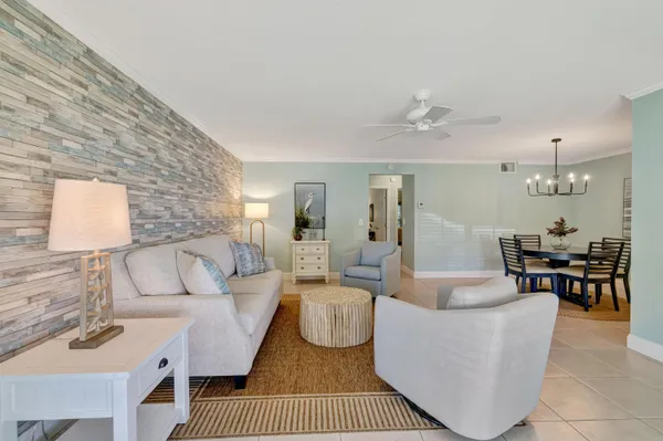 $1,700 | 215 Manatee Lane, Unit B, Fort Pierce, FL 34982