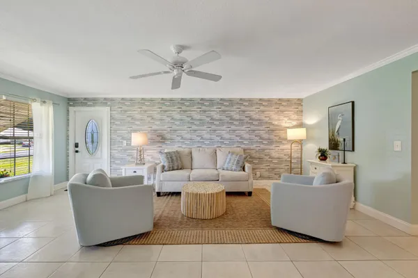 $1,700 | 215 Manatee Lane, Unit B, Fort Pierce, FL 34982