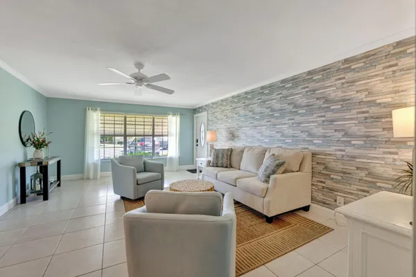 $1,700 | 215 Manatee Lane, Unit B, Fort Pierce, FL 34982