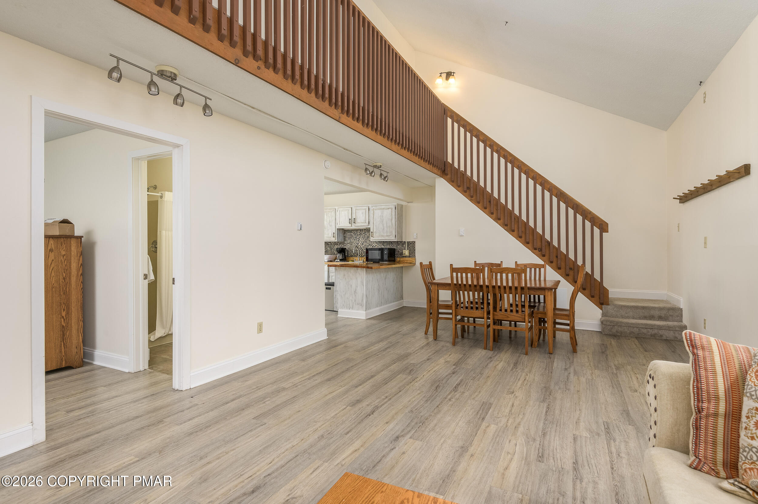 145 Ridge Drive Tannersville, PA 18372 - Photo 17 of 29 017-145ridge-mbertsch