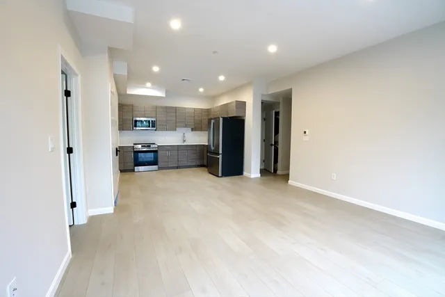 $4,850 | 680 Worcester Street, Unit 201, Wellesley, MA 02482