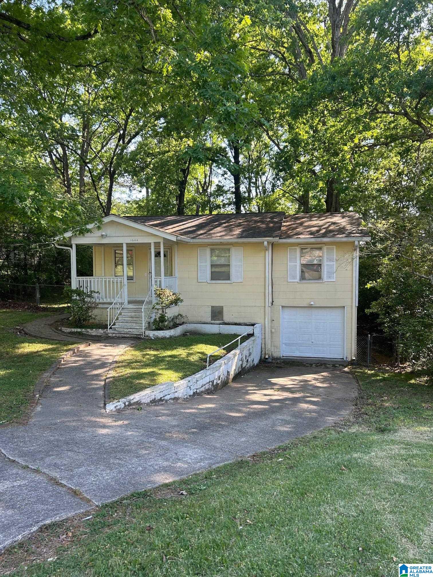 1644 4th Way Northwest Center Point, AL 35215 - Photo 1 of 5