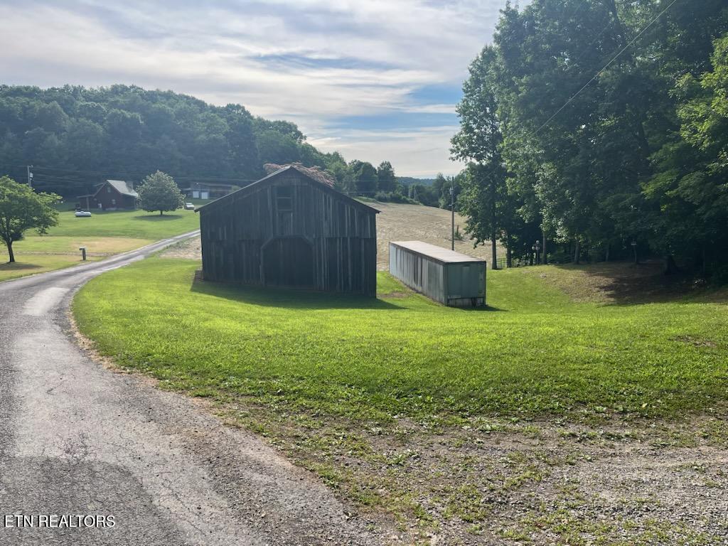 525 Braden Chapel Road Speedwell, TN 37870 - Photo 4 of 21 IMG956496