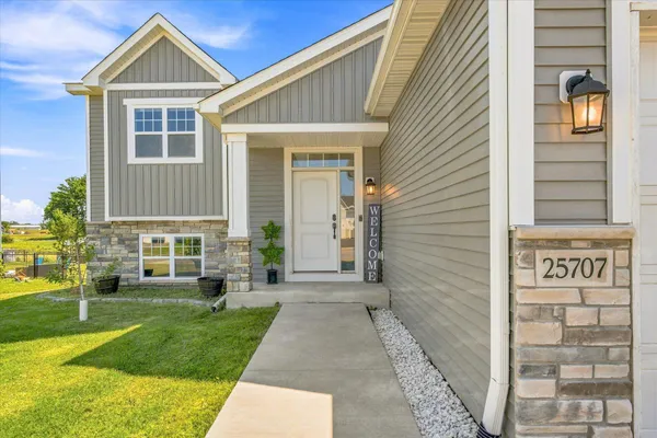 $499,900 | 25707 Euclid Avenue, Wyoming, MN 55092