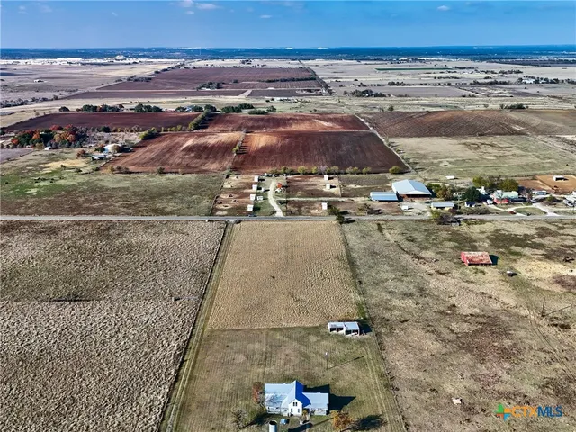 a view of a sky view